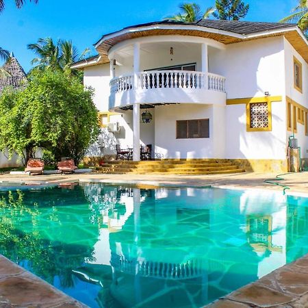 Tichi Villas - Diani Beach Exteriör bild