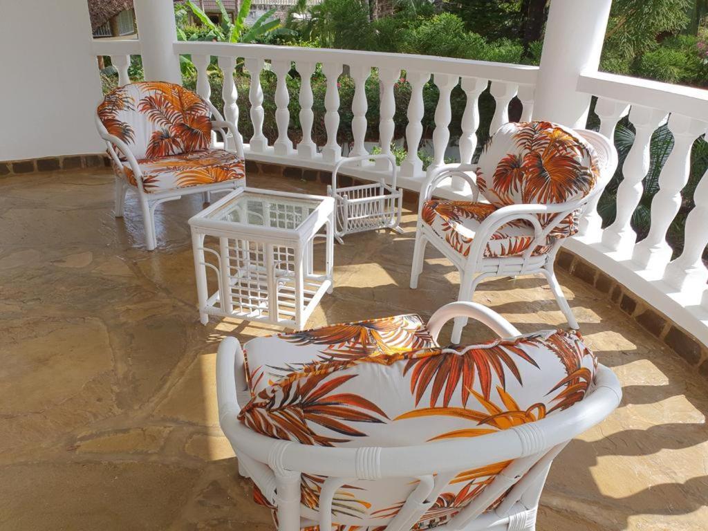 Tichi Villas - Diani Beach Exteriör bild