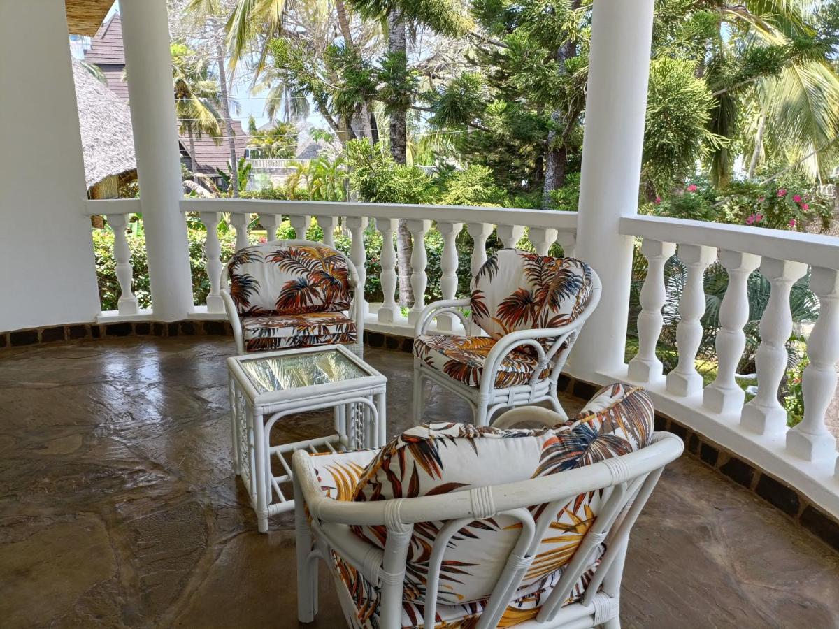 Tichi Villas - Diani Beach Exteriör bild