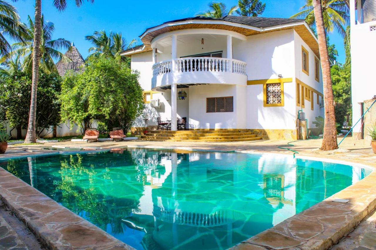 Tichi Villas - Diani Beach Exteriör bild
