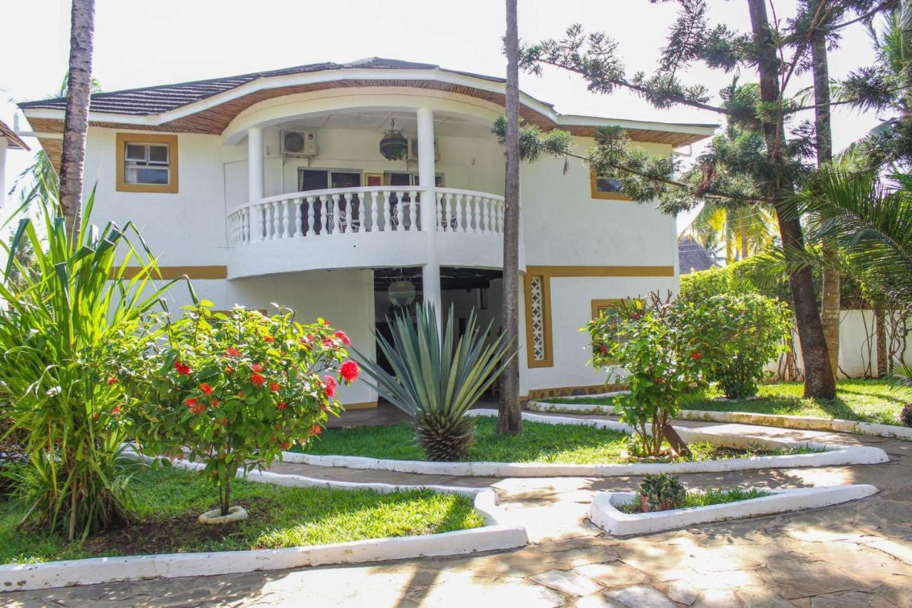 Tichi Villas - Diani Beach Exteriör bild