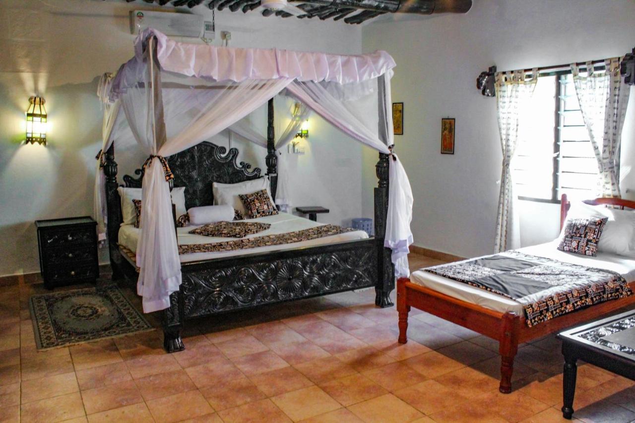 Tichi Villas - Diani Beach Exteriör bild
